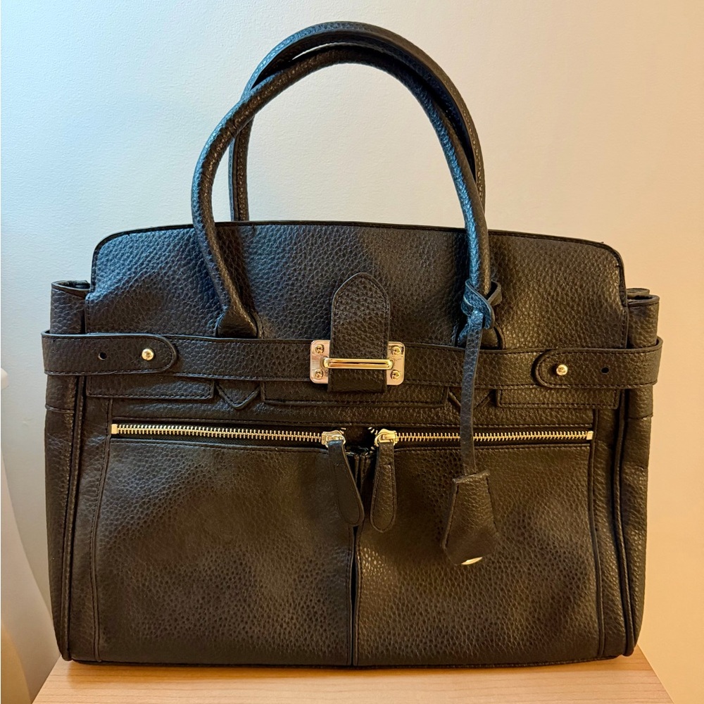 • black satchel •